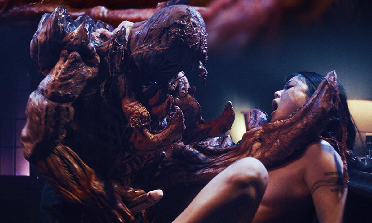 Aria Sloane, Lulu Chu – It’s Not Real (MonsterPorn)